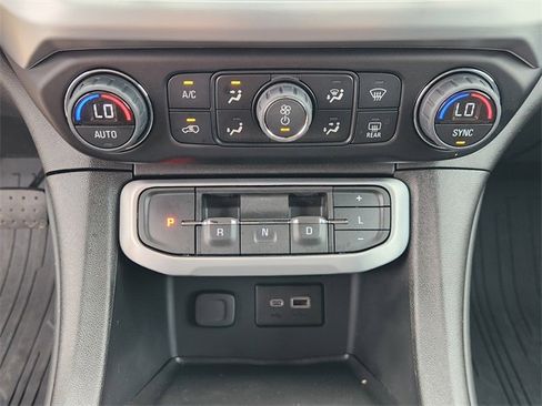 Used 2023 GMC Acadia SLE w/ Driver Convenience Package image 18