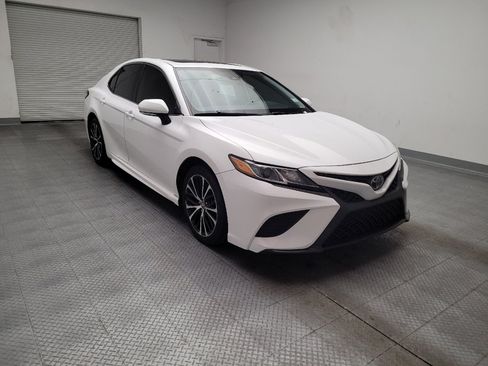 Used 2020 Toyota Camry SE w/ Convenience Package image 13