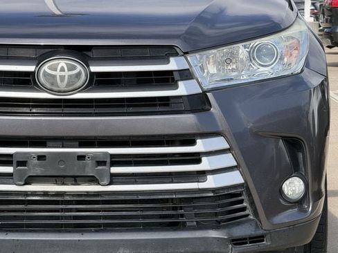 Used 2018 Toyota Highlander XLE FWD image 9