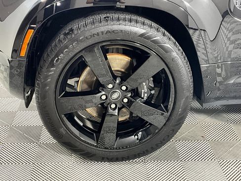 Used 2025 Land Rover Defender 130 V8 image 30