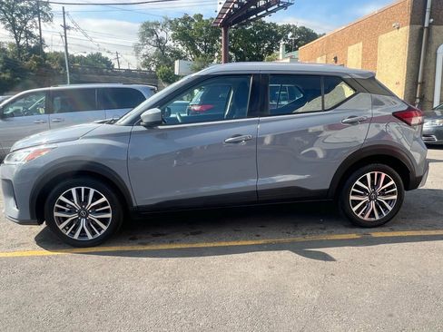 Used 2022 Nissan Kicks SV image 8