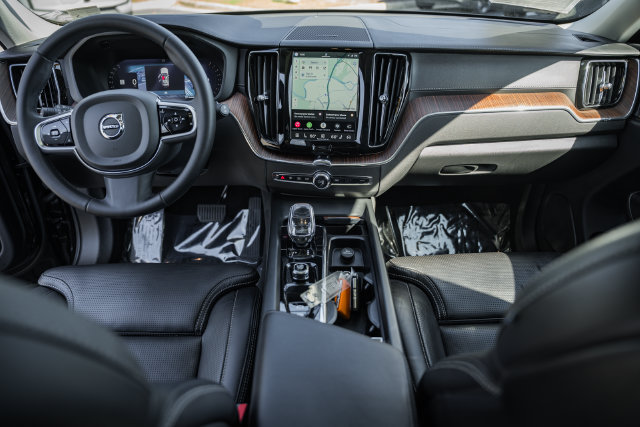 Used 2023 Volvo XC60 B6 Ultimate AWD/4WD image 18