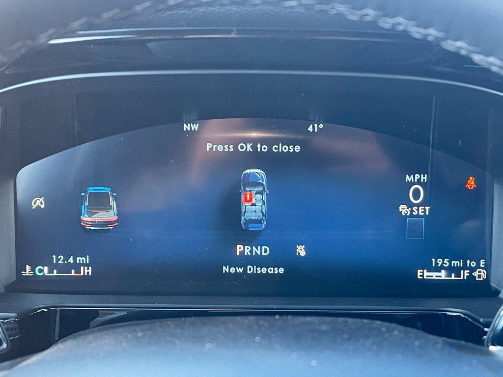 New 2026 Lincoln Corsair Reserve FWD image 9