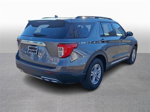 Used 2023 Ford Explorer XLT w/ Equipment Group 202A image 4