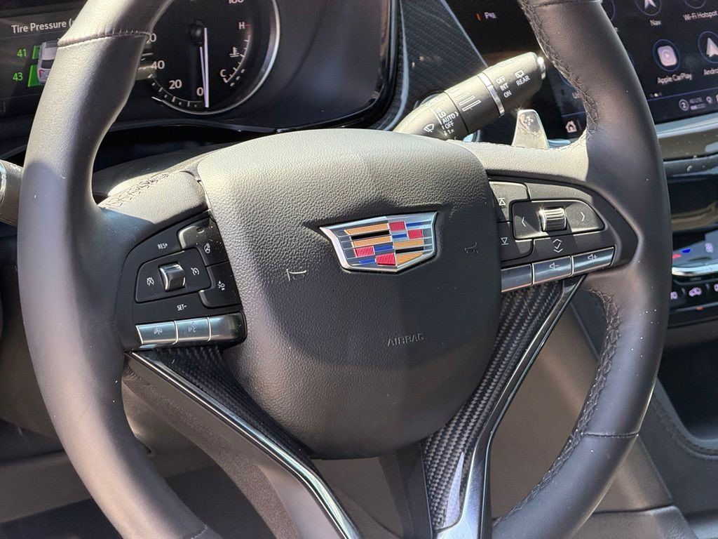 Certified 2024 Cadillac XT6 Sport w/ LPO, Floor Liner Package AWD/4WD image 24