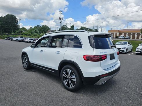 Used 2025 Mercedes-Benz GLB 250 image 5