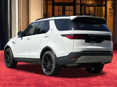 Certified 2025 Land Rover Discovery S image 3