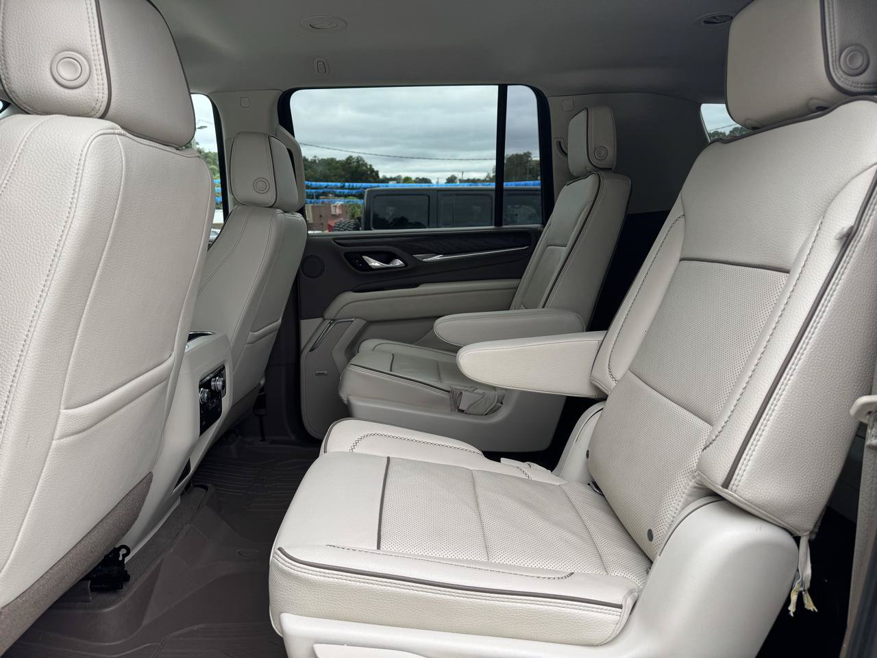 Used 2021 GMC Yukon XL Denali w/ Advanced Technology Package AWD/4WD image 15