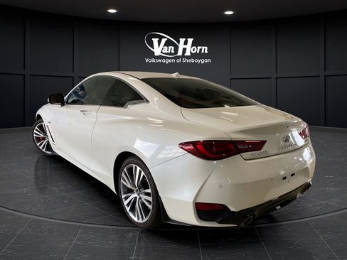 Used 2017 INFINITI Q60 Red Sport 400 AWD/4WD image 5