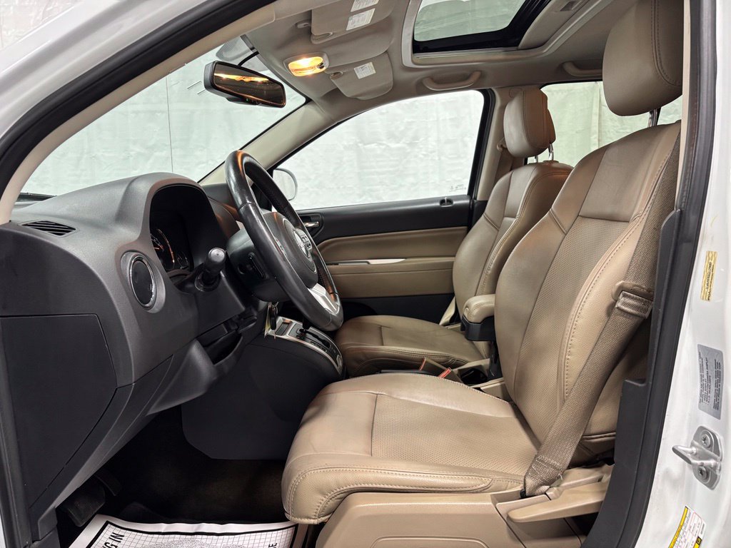 Used 2016 Jeep Compass High Altitude AWD/4WD image 14