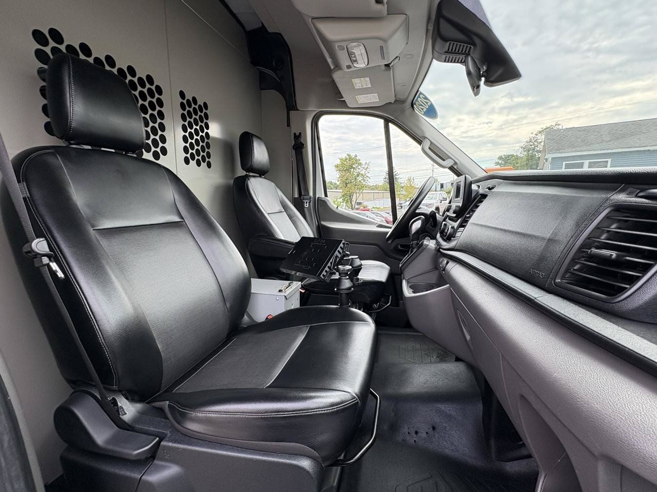 Used 2020 Ford Transit 250 Medium Roof w/ Load Area Protection Package RWD image 18
