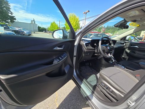 Used 2024 Buick Encore GX Preferred w/ Comfort Package AWD/4WD image 20