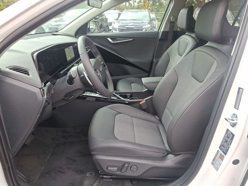 New 2025 Kia Niro Wind w/ Wind Preserve Package image 14