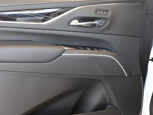 Certified 2022 Cadillac Escalade ESV Sport w/ Touring Package AWD/4WD image 9