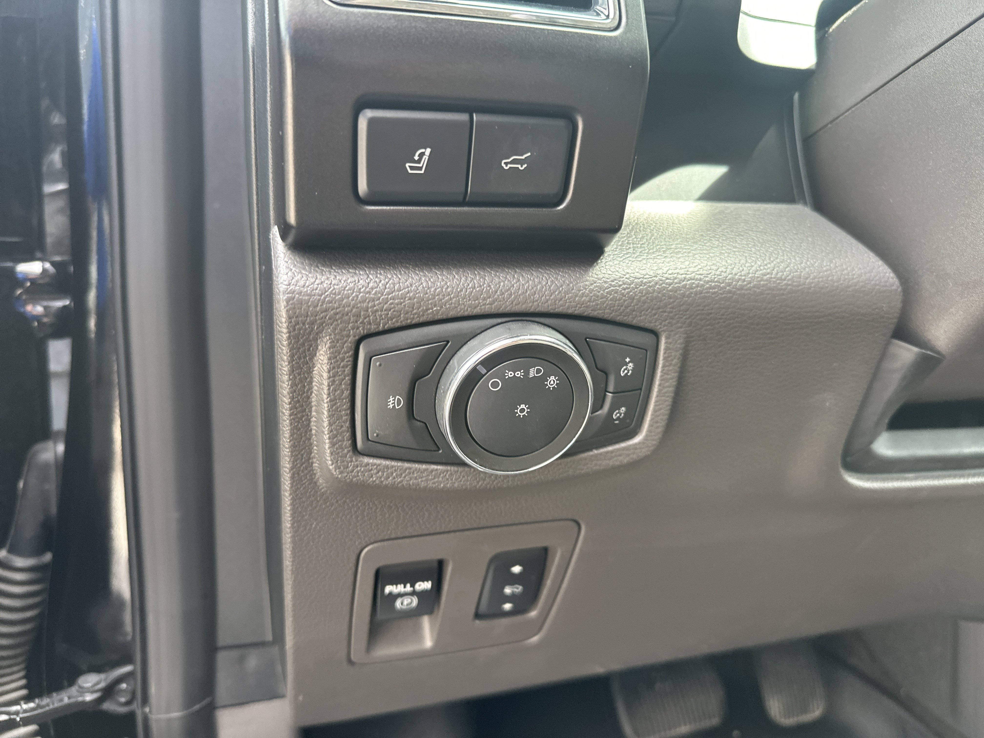 Used 2021 Ford Expedition Limited AWD/4WD image 14