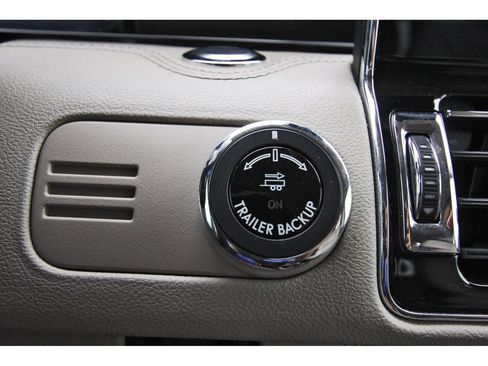 Used 2022 Lincoln Navigator Reserve AWD/4WD image 26