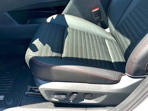 New 2026 Nissan Rogue SV image 12