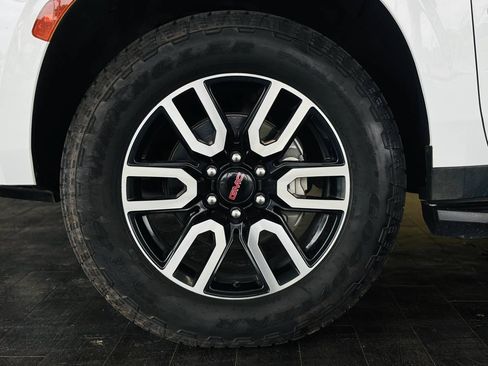 Used 2023 GMC Yukon XL AT4 w/ LPO, Floor Liner Package AWD/4WD image 30
