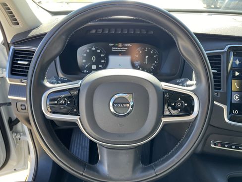 Used 2020 Volvo XC90 T6 Momentum image 9