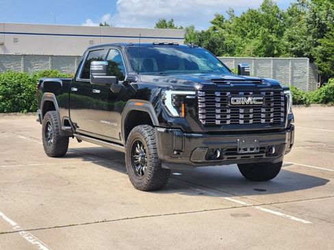 Used 2025 GMC Sierra 2500 Denali Ultimate AWD/4WD image 3