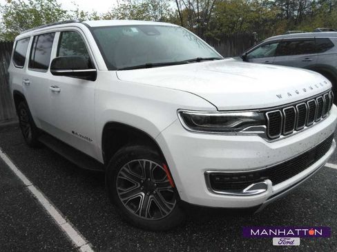 Used 2024 Jeep Wagoneer Series II w/ Flexible Seating Group RWD image 1