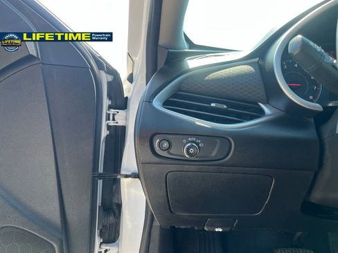 Used 2023 Chevrolet Malibu LT image 19