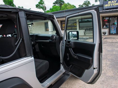 Used 2012 Jeep Wrangler Sport AWD/4WD image 28