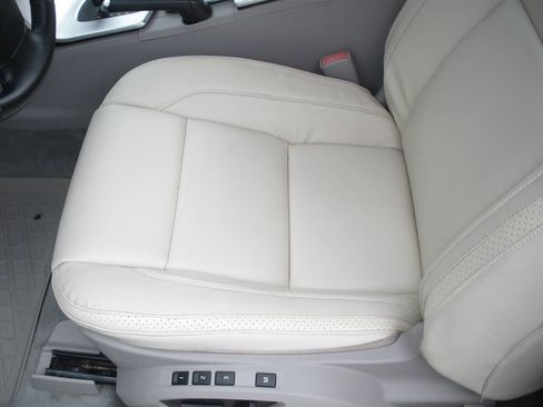 Used 2011 Volvo C70 T5 w/ Convenience Pkg FWD image 35