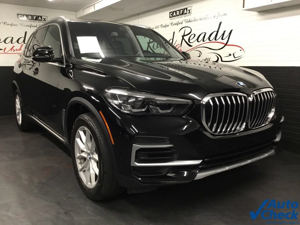 Used 2023 BMW X5 xDrive40i w/ Premium Package AWD/4WD image 3