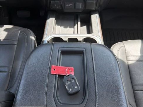 Used 2022 GMC Sierra 2500 Denali w/ Denali Ultimate Package image 16