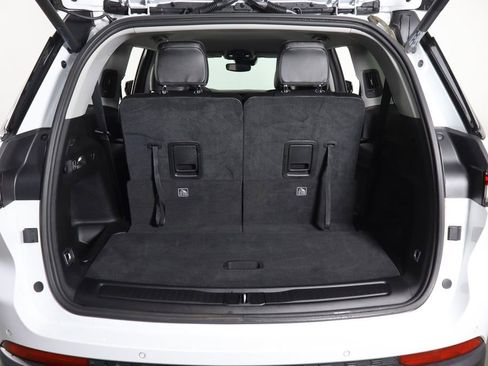 Used 2023 Jeep Grand Cherokee L Limited w/ Black Appearance Package image 19