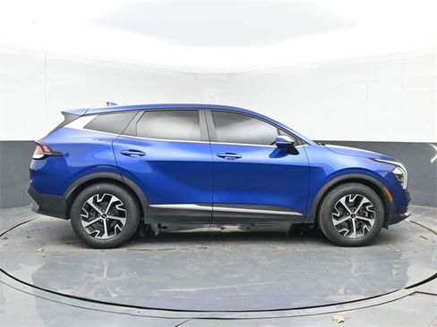 Used 2023 Kia Sportage EX image 11