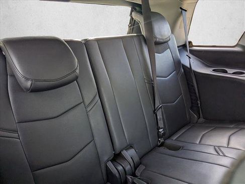 Used 2017 Cadillac Escalade Luxury image 21
