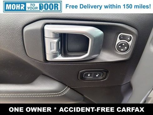 Used 2022 Jeep Wrangler Unlimited Sahara AWD/4WD image 11