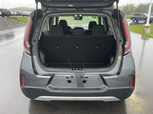 Used 2024 Kia Soul LX w/ Option Group 015 FWD image 5