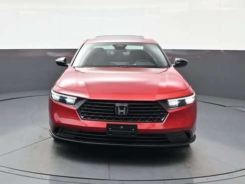 Used 2023 Honda Accord Sport image 3