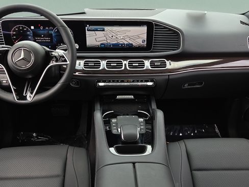 Used 2025 Mercedes-Benz GLE 450e 4MATIC image 13