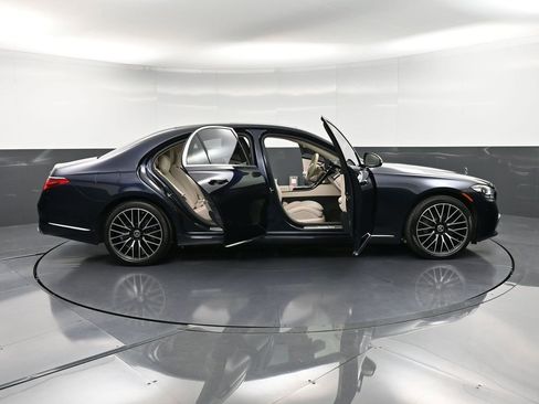 Used 2022 Mercedes-Benz S 500 4MATIC image 38