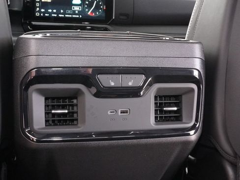 Used 2025 GMC Sierra 2500 AT4X AWD/4WD image 30