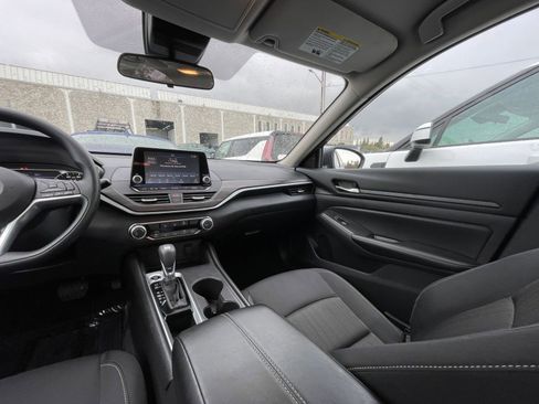 Used 2025 Nissan Altima 2.5 SV image 35