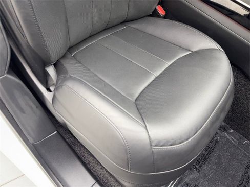 Used 2023 Land Rover Range Rover SE image 45