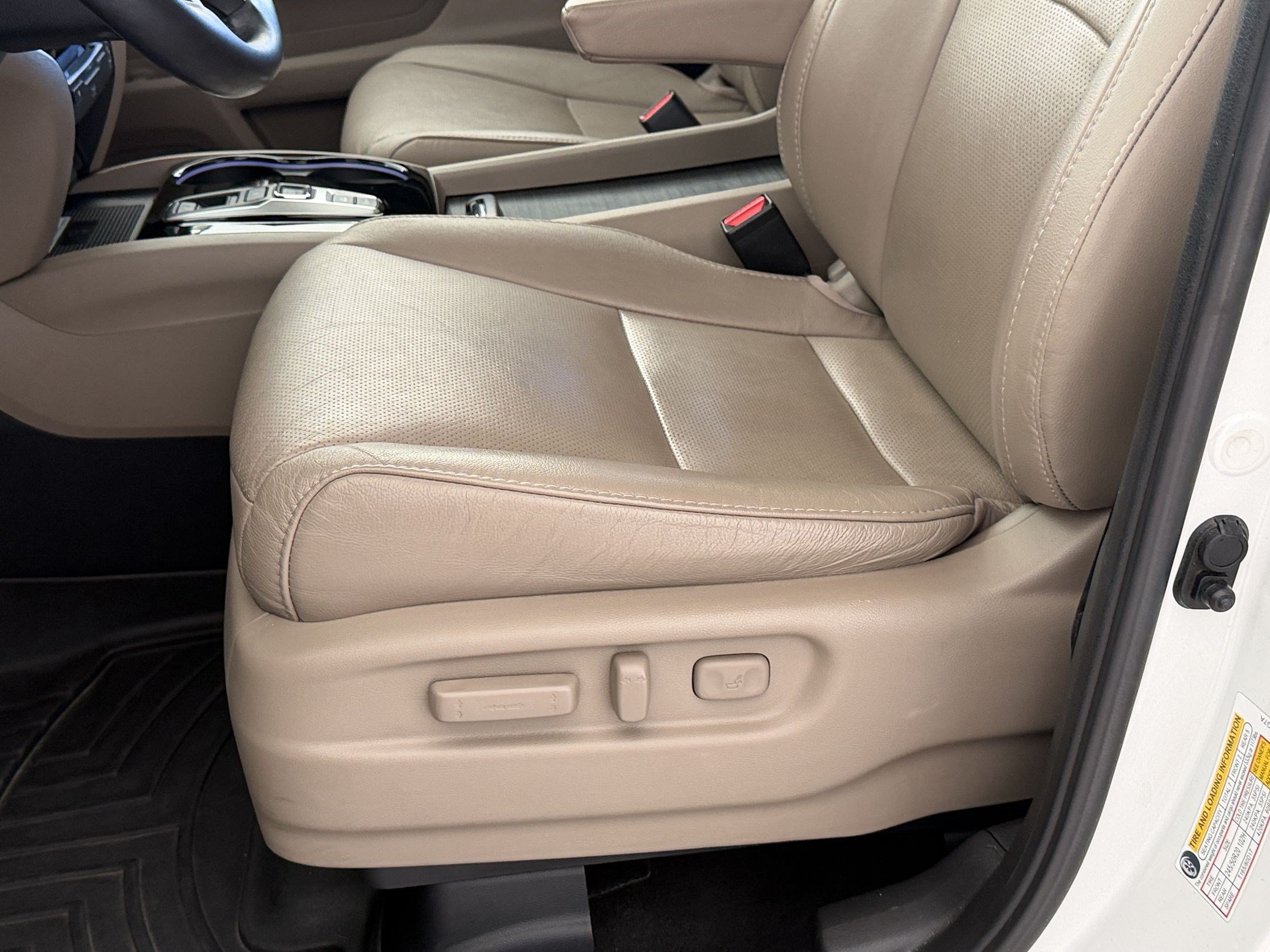 Used 2020 Honda Pilot Elite image 15