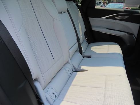 Used 2025 Cadillac Lyriq Luxury AWD/4WD image 45