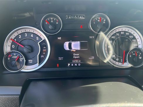 Used 2015 RAM 1500 Laramie w/ Convenience Group AWD/4WD image 12