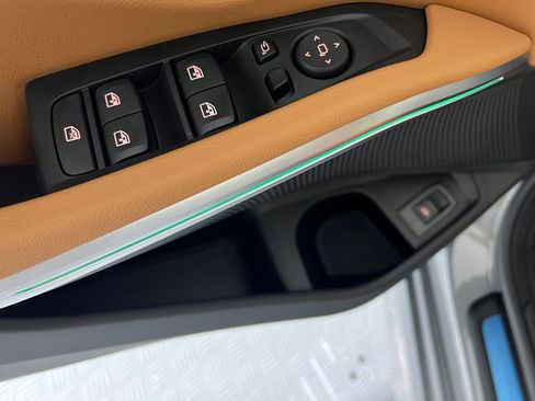 Used 2025 BMW 330i xDrive Sedan w/ Convenience Package image 23