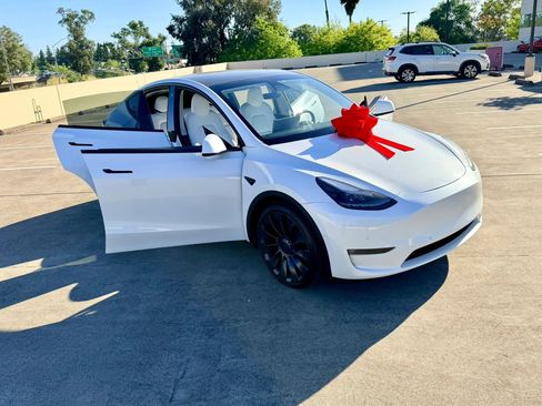 Used 2022 Tesla Model Y Performance image 41