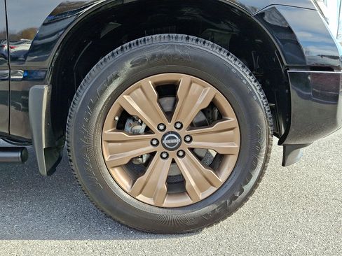 Certified 2024 Nissan Titan SV w/ SV Bronze Edition Package image 10