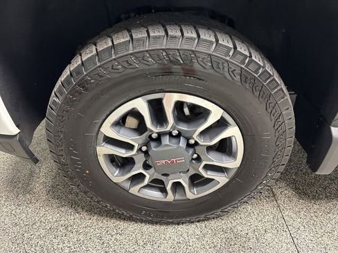 Used 2022 GMC Sierra 2500 AT4 w/ Gooseneck/5TH Wheel Package AWD/4WD image 3
