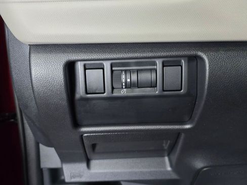 Used 2025 Subaru Forester AWD/4WD image 23