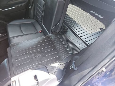 Used 2020 Toyota RAV4 XLE Premium AWD/4WD image 27